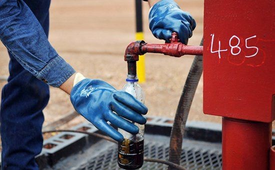 Всемирный банк резко снизил прогноз по ценам на нефть - ảnh 1